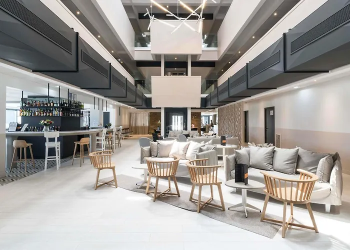 Hotel Mercure & Bastia 4*