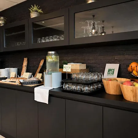 Hotel Mercure & Bastia 4*