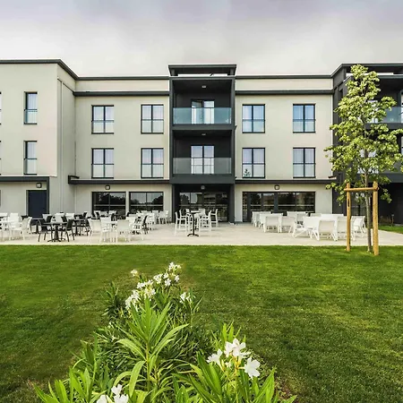 Hotel Mercure & Bastia 4*
