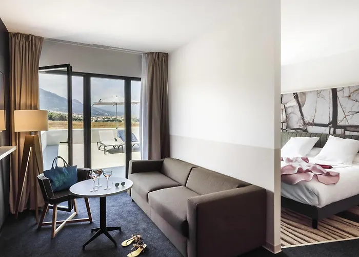 Mercure & Bastia 4*