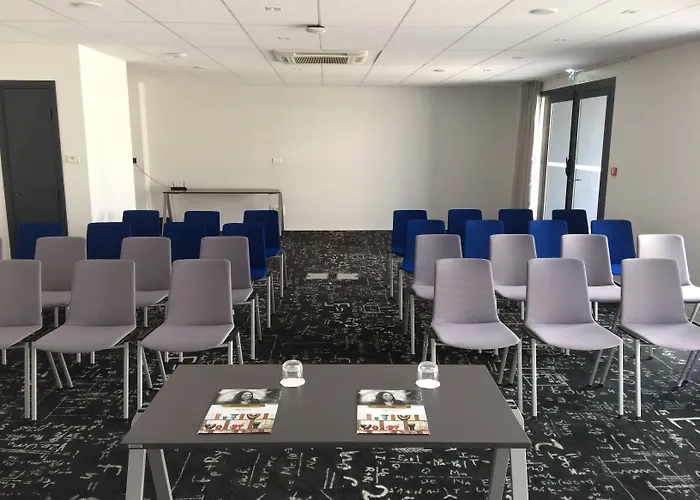 Ξενοδοχείο Mercure & Bastia 4*